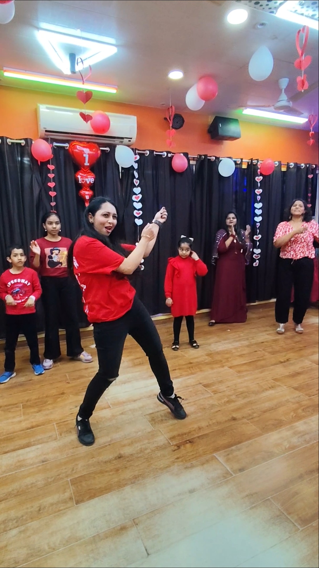 Mauja Hi Mauja l Jab We Met l Easy Dance Steps l Shahid Kapoor, Kareena Kapoor #dance #shorts #reels